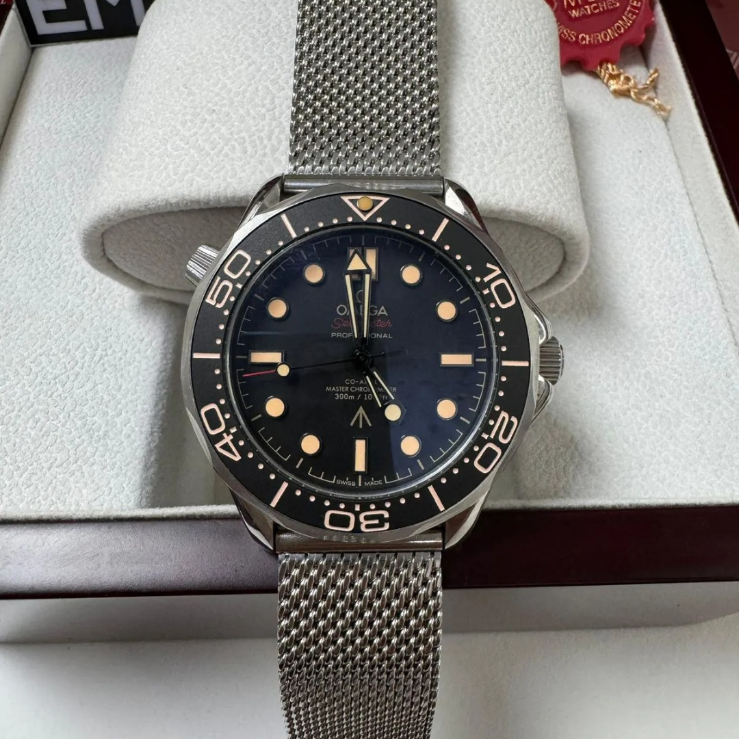 Omega Seamaster 300M Diver “007 Edition” – Black/Mesh Bracelet Stainless Steel