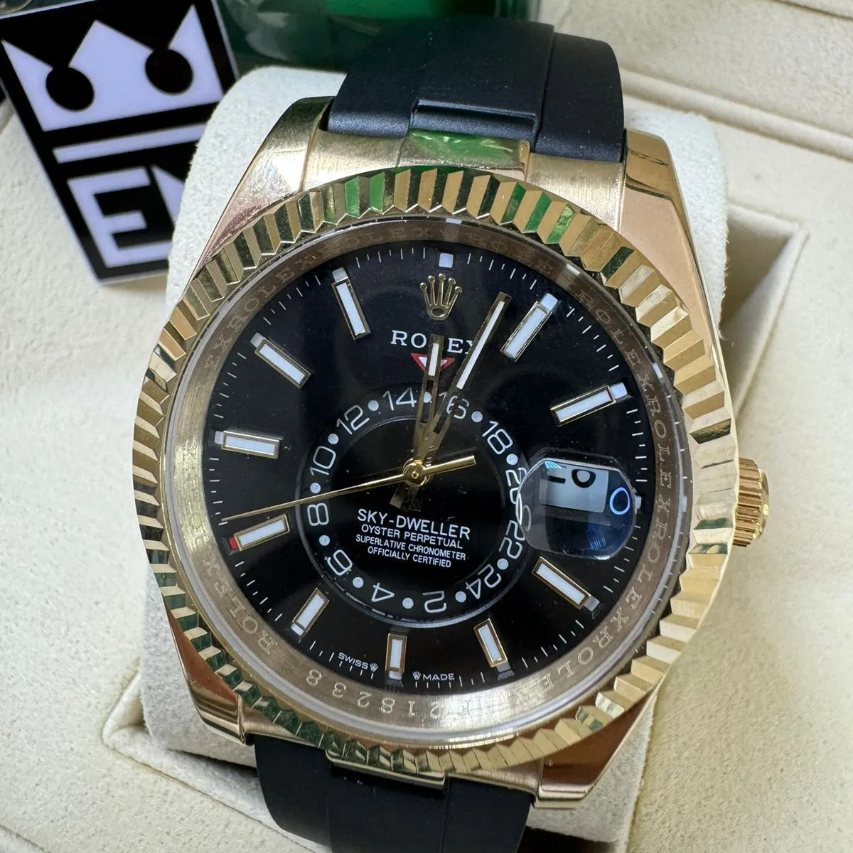 SKY – Black Dial – Oysterflex