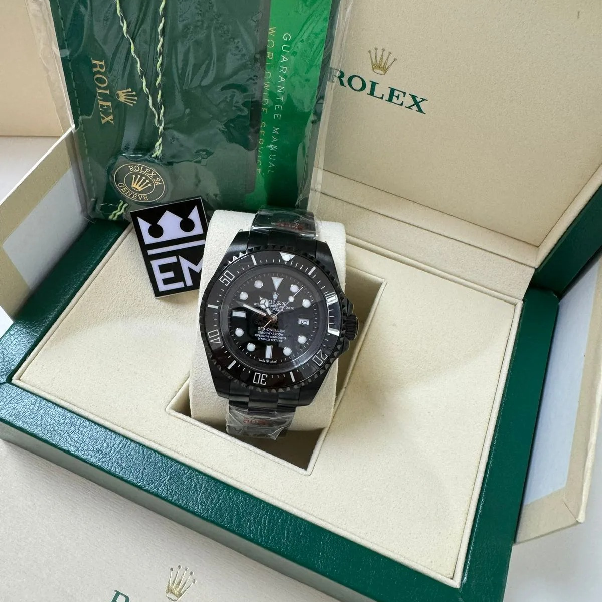 SEAD – Black Dial