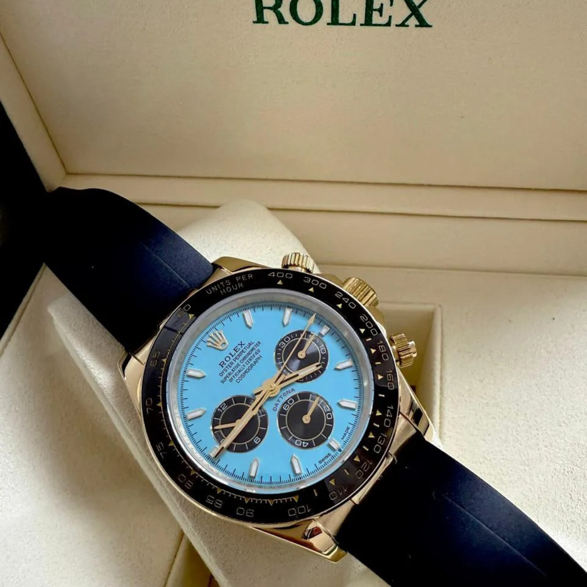 Yellow Gold – Turquoise Blue Dial