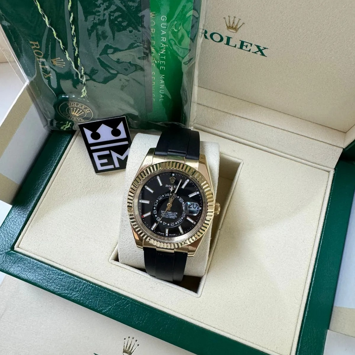 SKY – Black Dial – Oysterflex