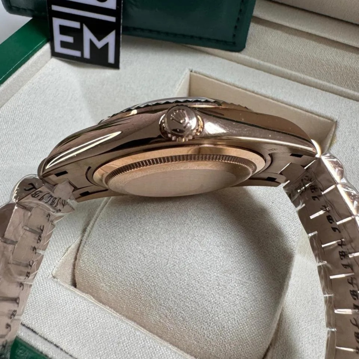 Champagne Dial