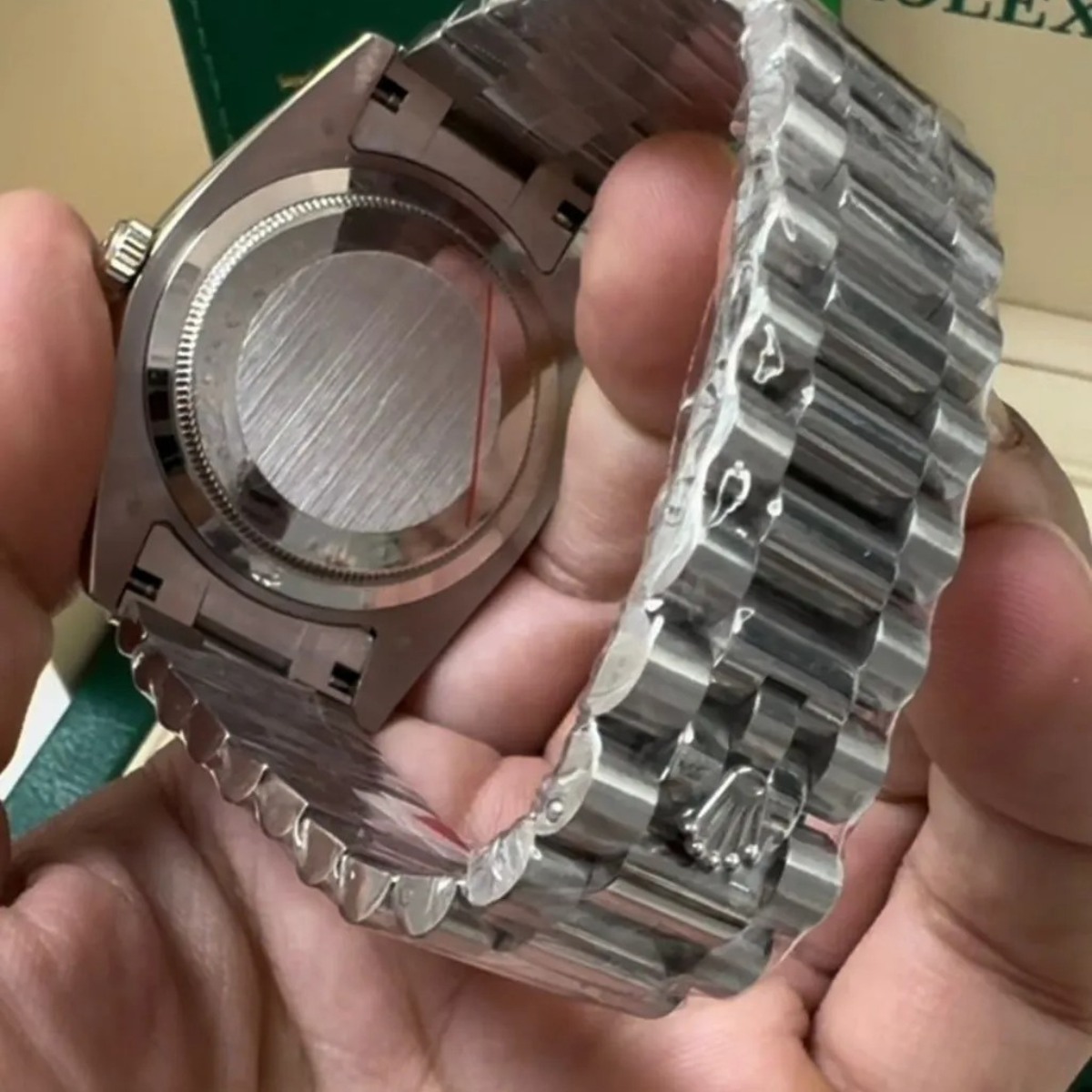 DDATE – Green Dial